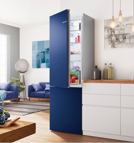Холодильник со сменными цветными панелями Bosch KGN39IJ31R